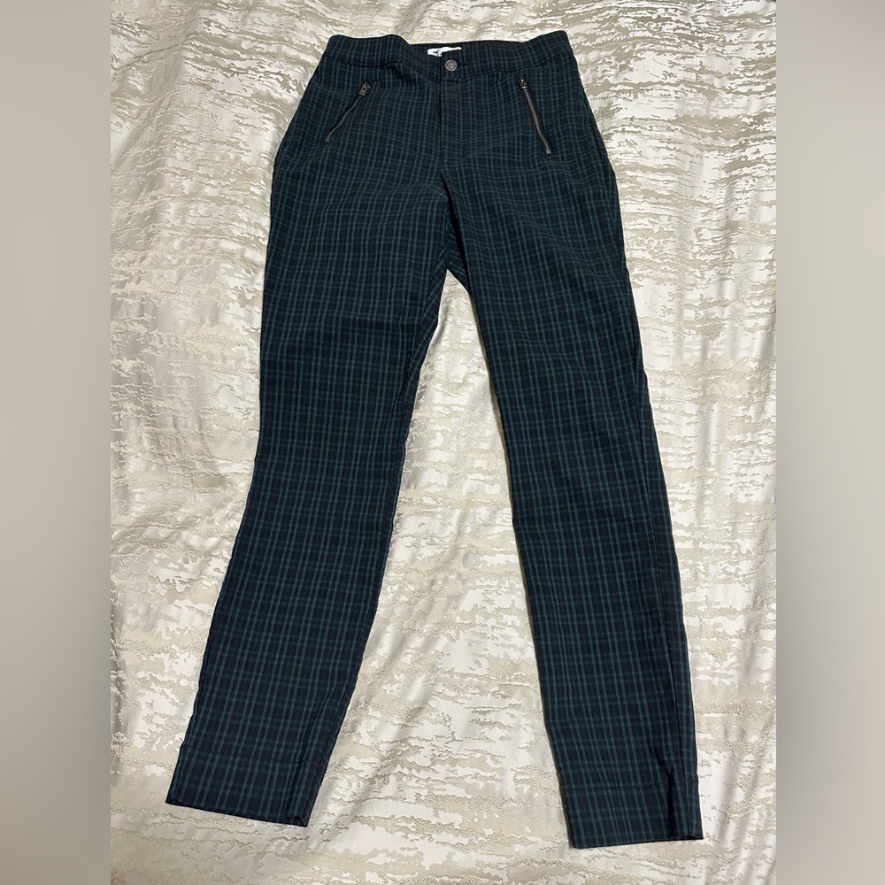 Hollister Ultra High-Rise pants - Size Medium